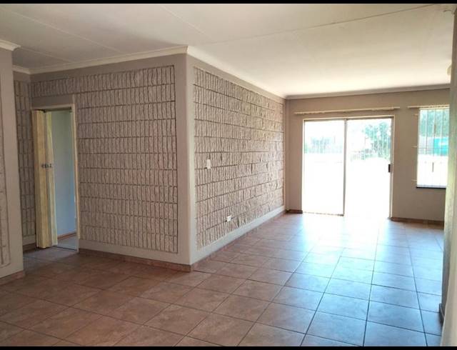 2 BEDROOM PROPERTY TO RENT IN HELDERKRUIN